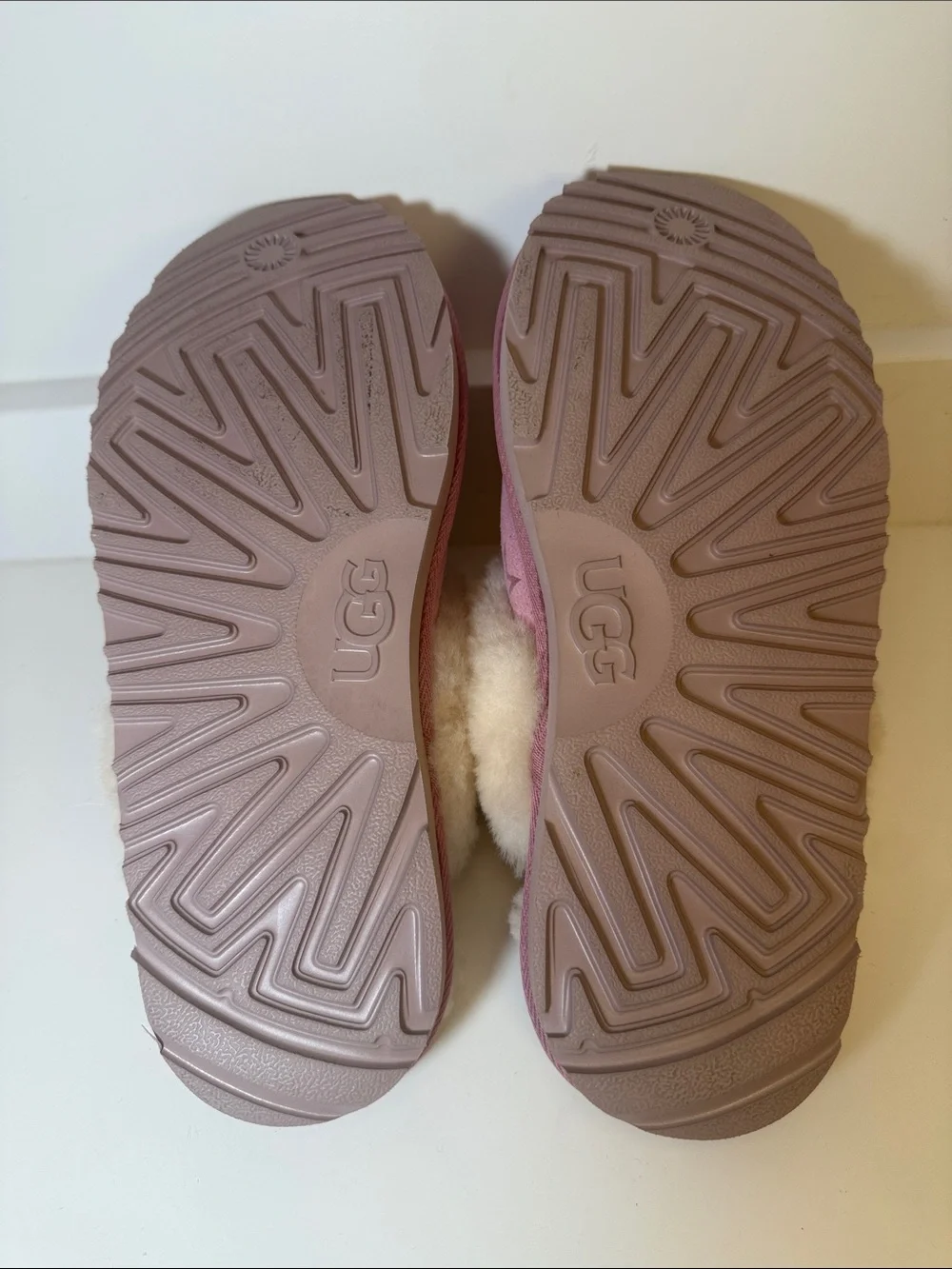 UGG Pink Star Shearling Cuff Slippers - Big Kids Size 6